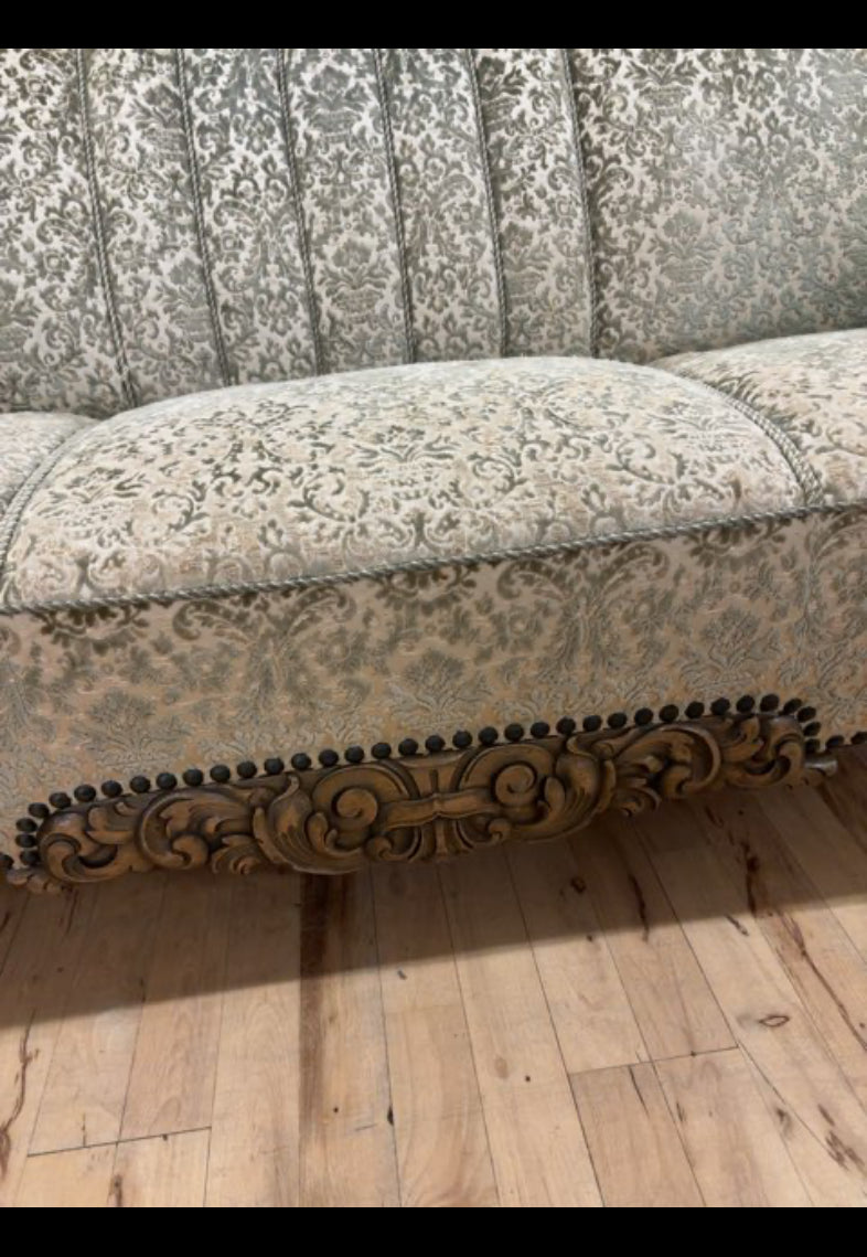 Vintage sofa i lyst velour